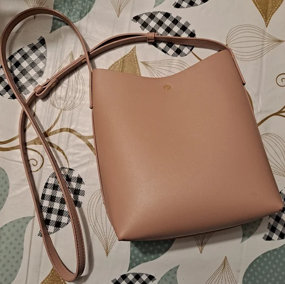 Samara Light Peony Pink Vegan Leather Crossbody Bag 🩷 - Picture 4 of 9